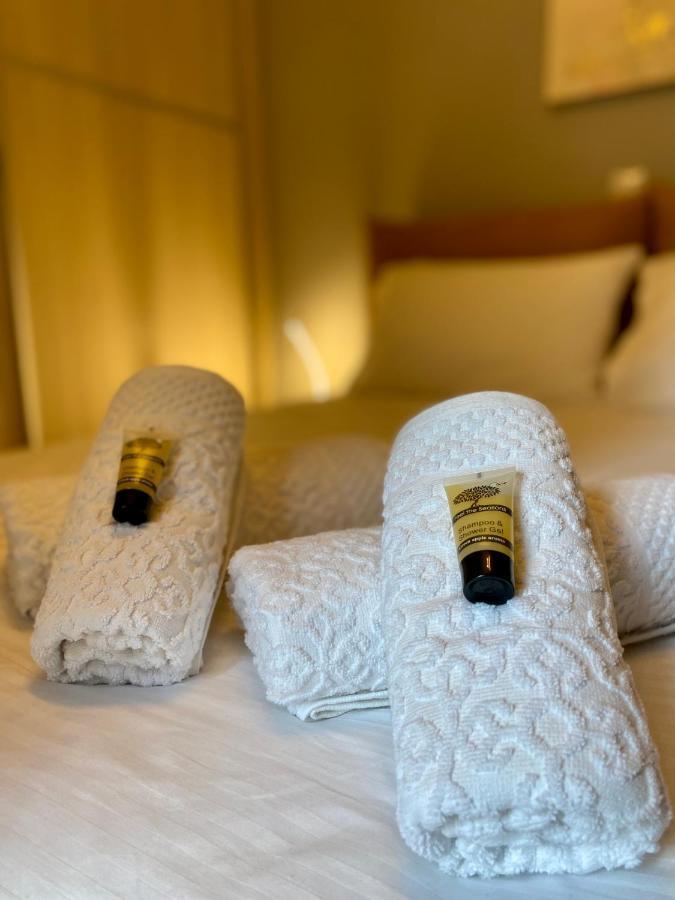 Luxury Suite 10' From The Center Афины Экстерьер фото