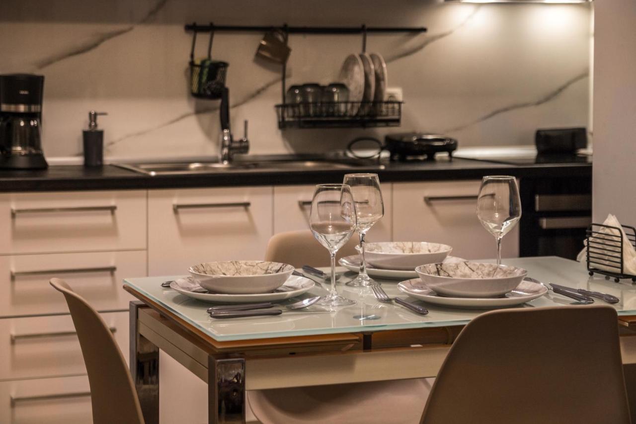 Luxury Suite 10' From The Center Афины Экстерьер фото
