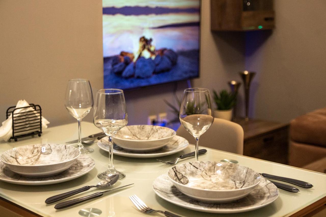 Luxury Suite 10' From The Center Афины Экстерьер фото