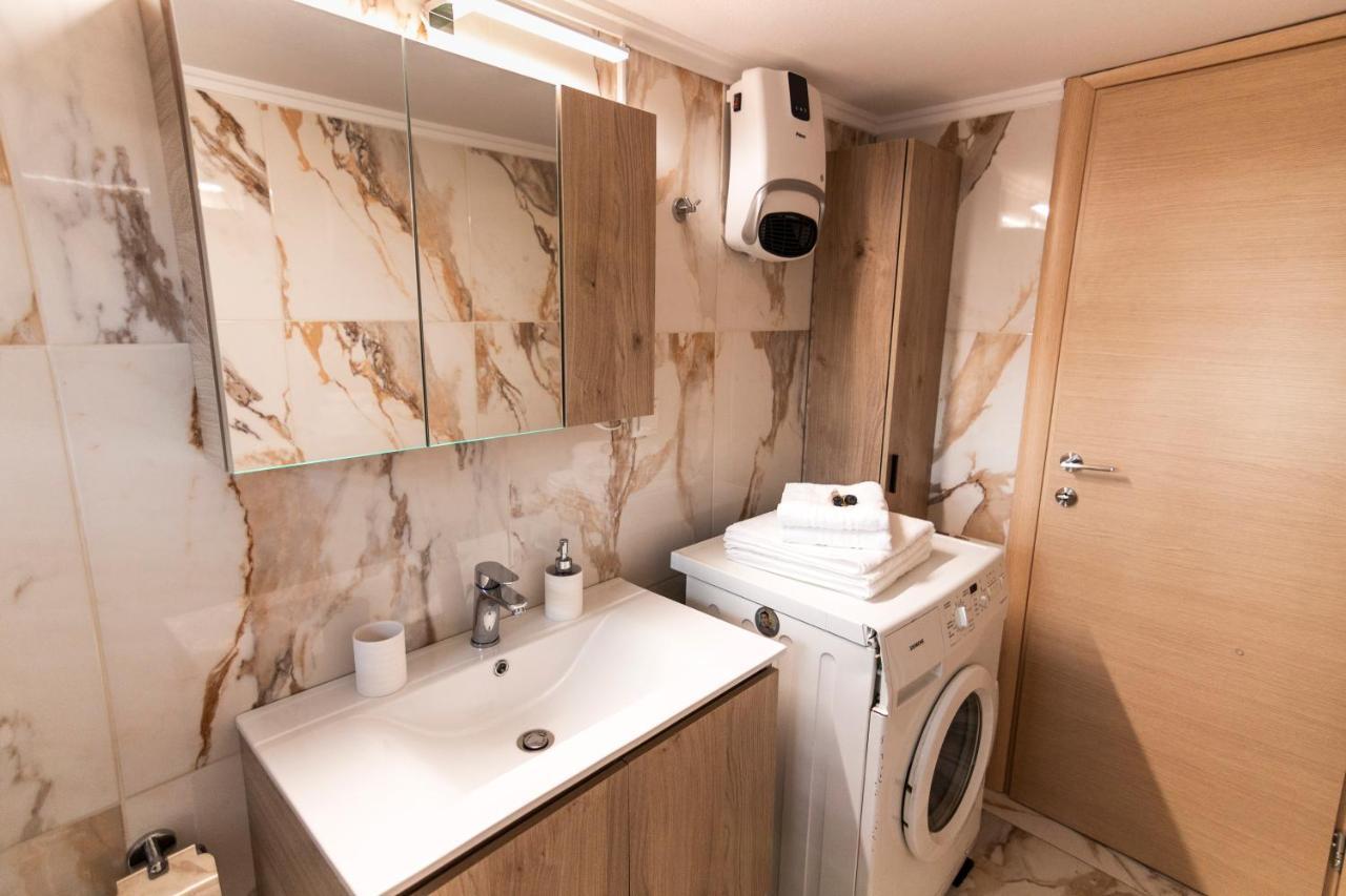 Luxury Suite 10' From The Center Афины Экстерьер фото